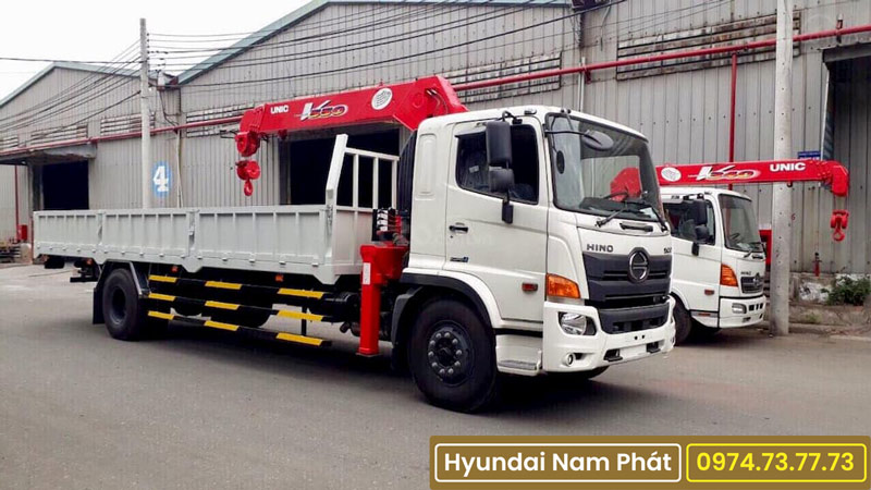 Cẩu Unic 5 Tấn 3 Khúc URV 553